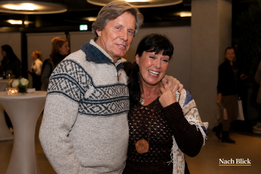 Claudia Smiatek: Malerin, Autorin und Ehefrau von Sigmar Solbach Claudia Smiatek